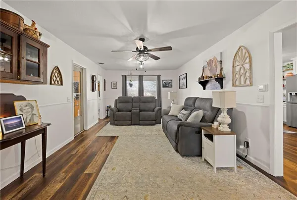 $212,000 | 1713 West Main Street, Chanute, KS 66720