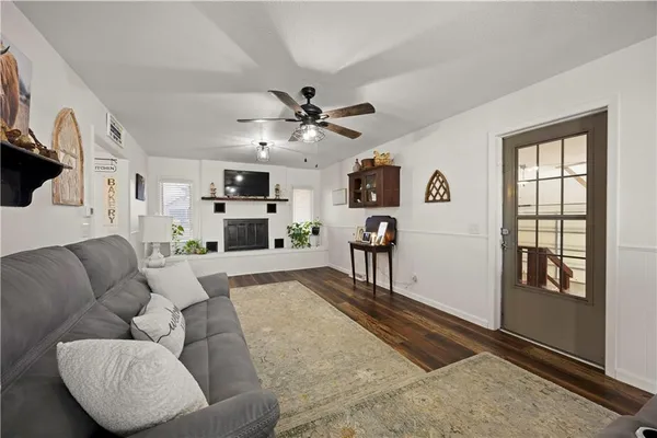 $212,000 | 1713 West Main Street, Chanute, KS 66720