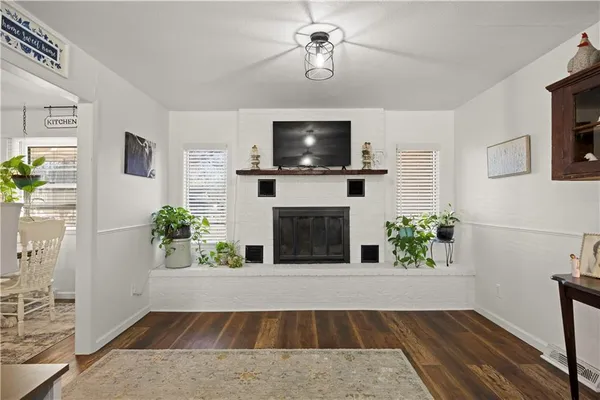 $212,000 | 1713 West Main Street, Chanute, KS 66720