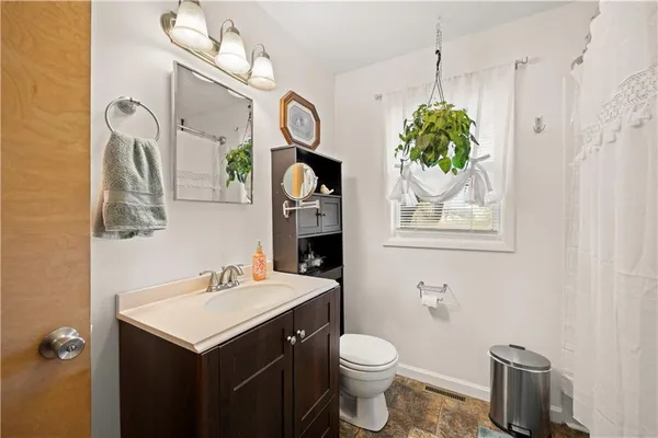 $212,000 | 1713 West Main Street, Chanute, KS 66720