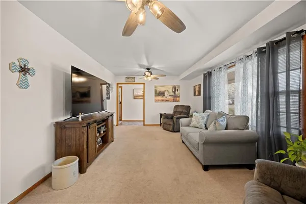 $212,000 | 1713 West Main Street, Chanute, KS 66720