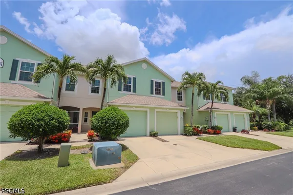 $1,750 | 3630 Pine Oak Circle, Unit 105, Fort Myers, FL 33916
