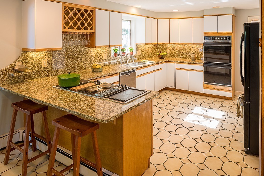 26 Forest Avenue Swampscott, MA 01907 - Photo 5 of 23