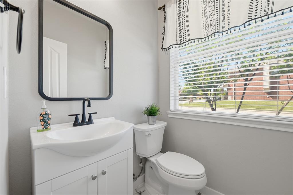 10884 Hawks Landing Road Fort Worth, TX 76052 - Photo 21 of 33 Half Bath DOWN