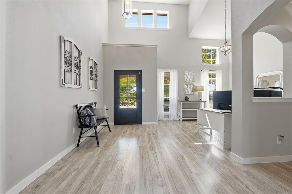 10884 Hawks Landing Road Fort Worth, TX 76052 - Photo 3 of 33