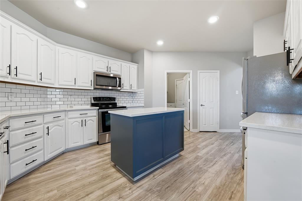 10884 Hawks Landing Road Fort Worth, TX 76052 - Photo 9 of 33