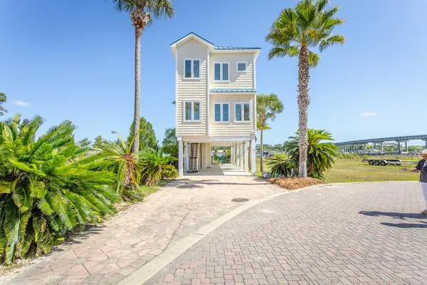 $739,500 | 107 Anglers Road, Carrabelle, FL 32322