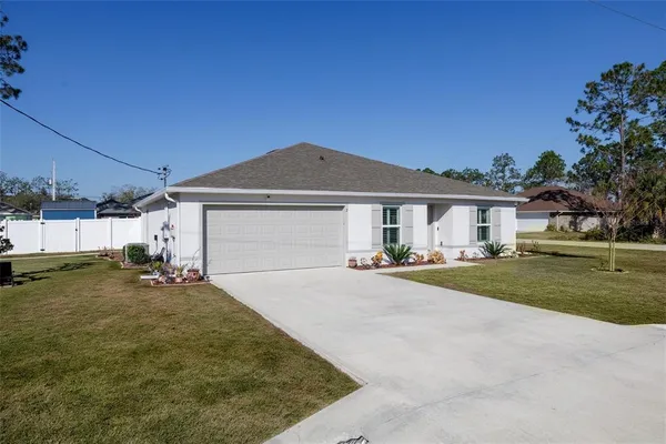 $369,500 | 2 Rainrock Place, Palm Coast, FL 32164