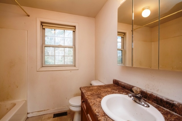64 Pelham Road Hudson, NH 03051 - Photo 11 of 19