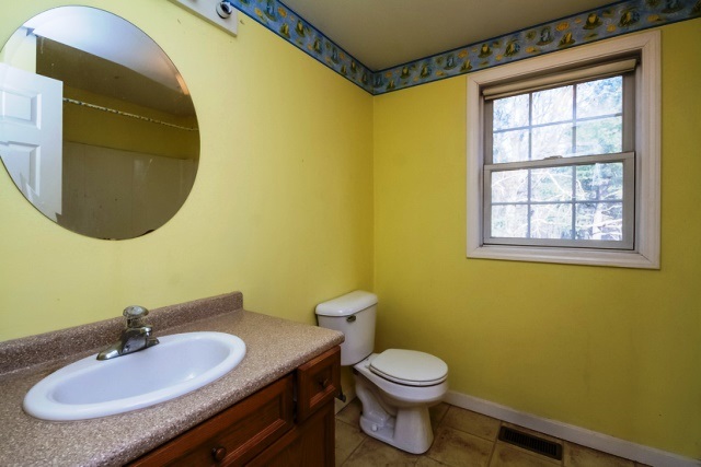 64 Pelham Road Hudson, NH 03051 - Photo 17 of 19
