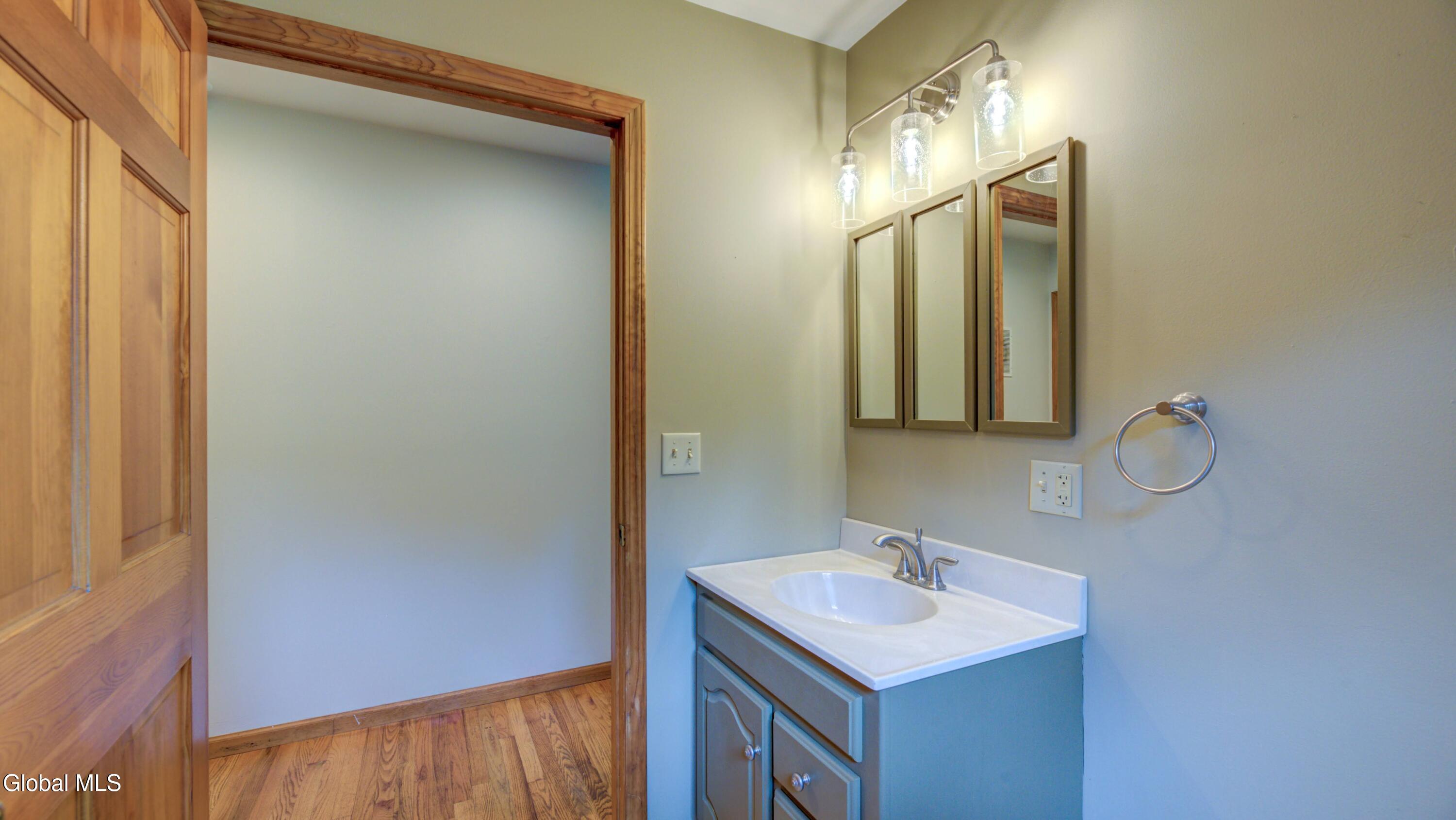 41 Carolyn Road Schodack, NY 12184 - Photo 21 of 49 41 Carolyn-55