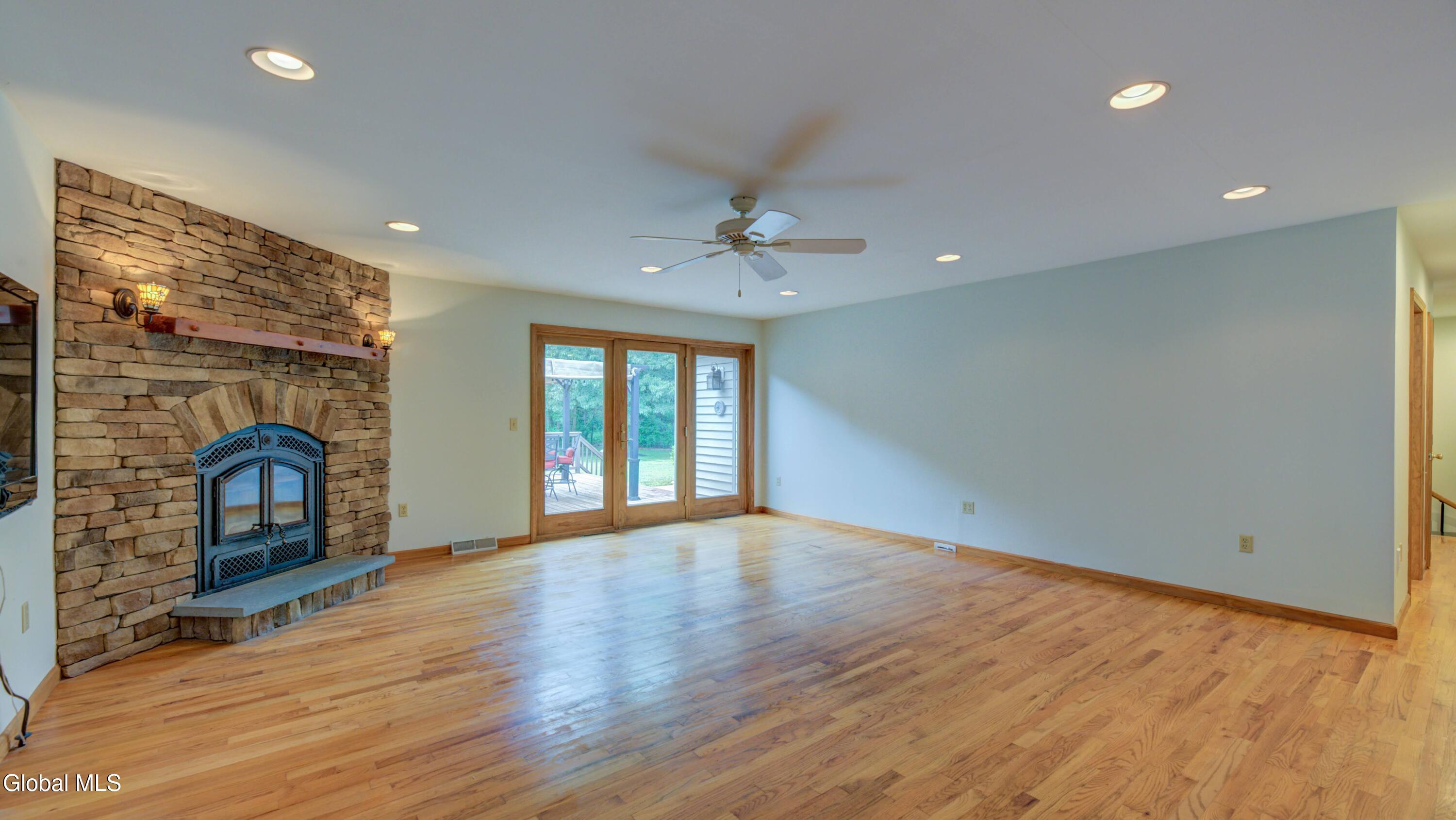 41 Carolyn Road Schodack, NY 12184 - Photo 23 of 49 41 Carolyn-65