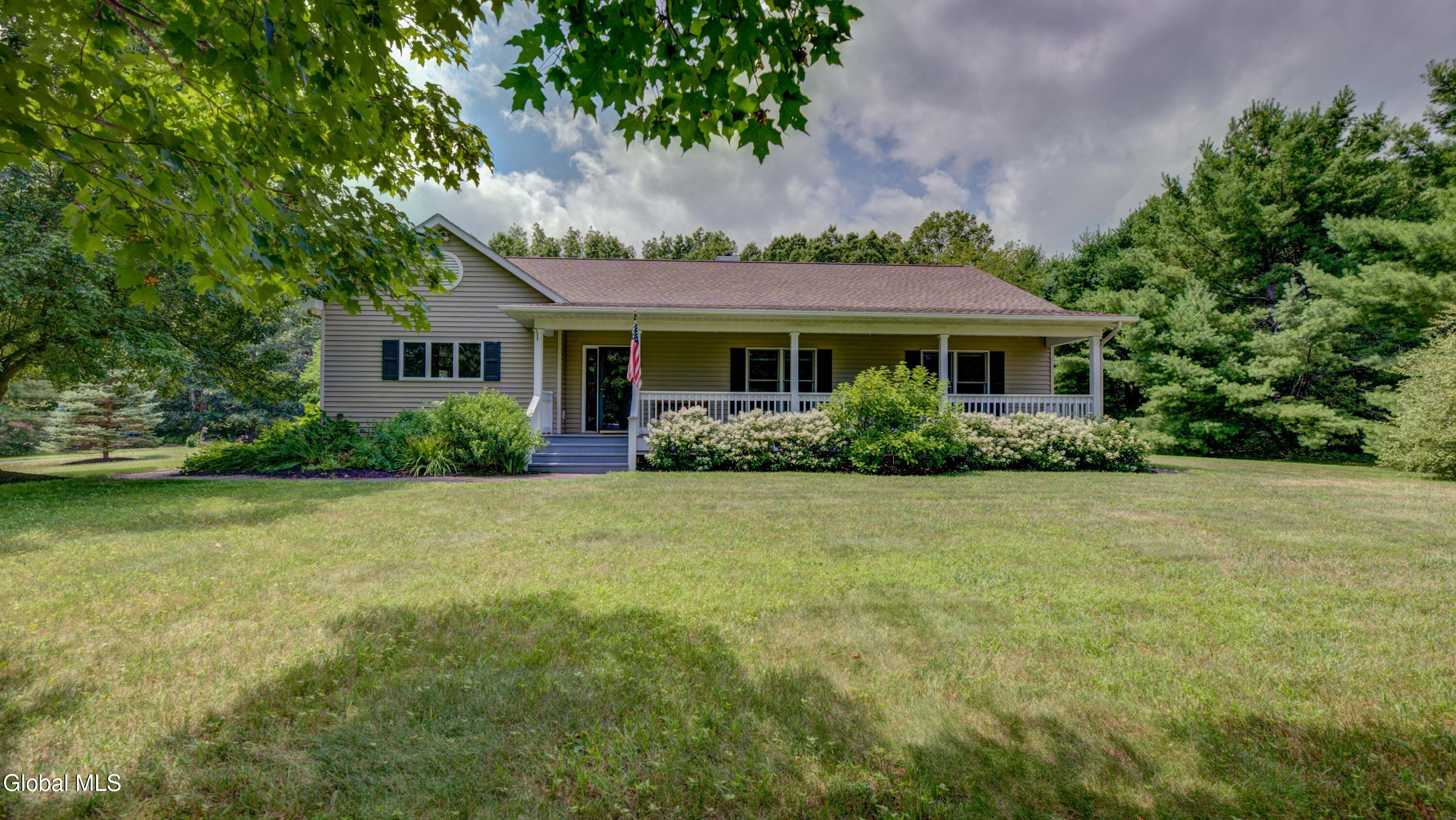 41 Carolyn Road Schodack, NY 12184 - Photo 7 of 49 41 Carolyn-21