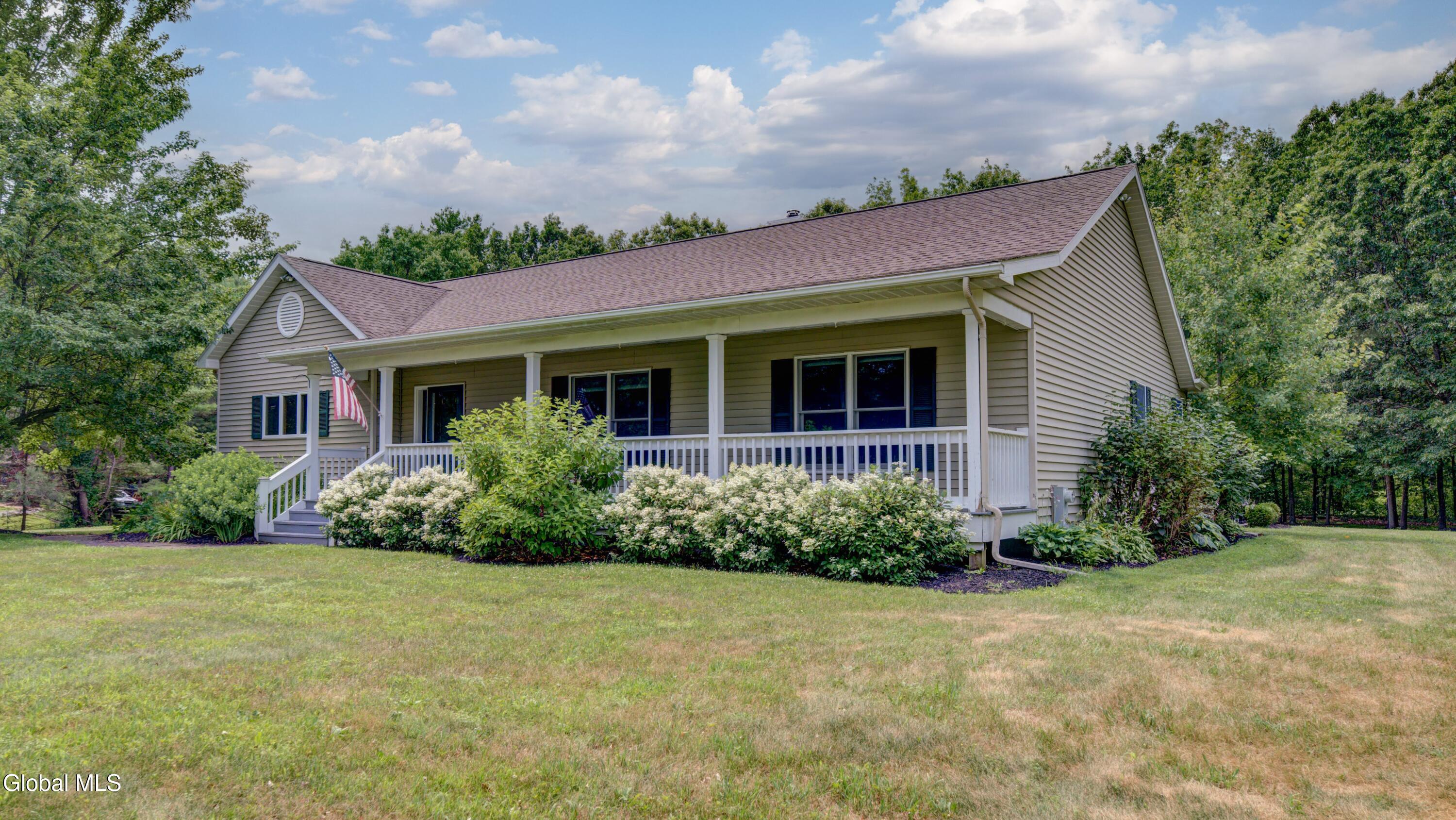 41 Carolyn Road Schodack, NY 12184 - Photo 8 of 49 41 Carolyn-24