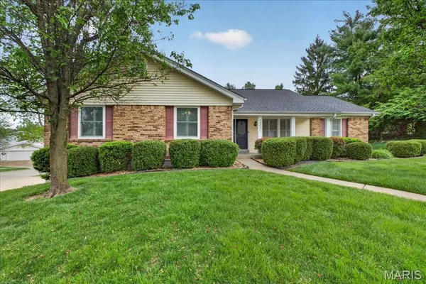 $519,000 | 1331 Parkview Valley Drive, Ballwin, MO 63011