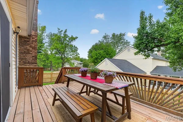 $519,000 | 1331 Parkview Valley Drive, Ballwin, MO 63011