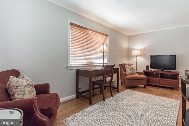 $1,052,000 | 1600 Oakcrest Drive, Alexandria, VA 22302