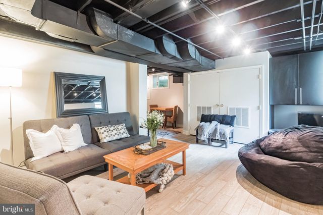 $1,052,000 | 1600 Oakcrest Drive, Alexandria, VA 22302