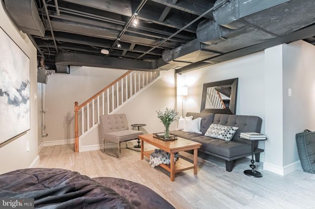 $1,052,000 | 1600 Oakcrest Drive, Alexandria, VA 22302