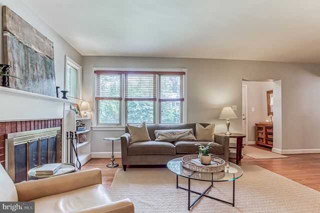 $1,052,000 | 1600 Oakcrest Drive, Alexandria, VA 22302