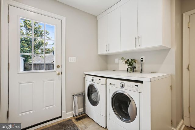 $1,052,000 | 1600 Oakcrest Drive, Alexandria, VA 22302