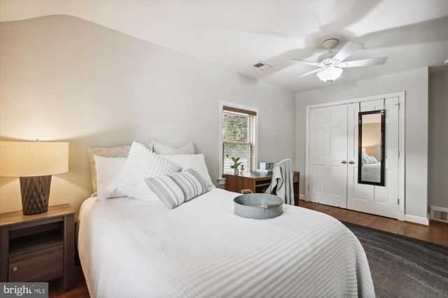 $1,052,000 | 1600 Oakcrest Drive, Alexandria, VA 22302