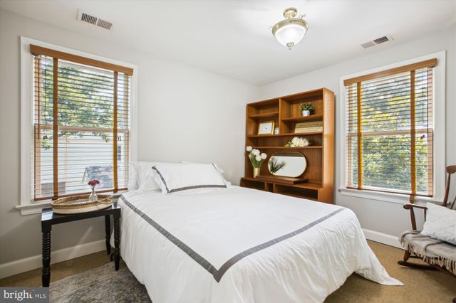 $1,052,000 | 1600 Oakcrest Drive, Alexandria, VA 22302