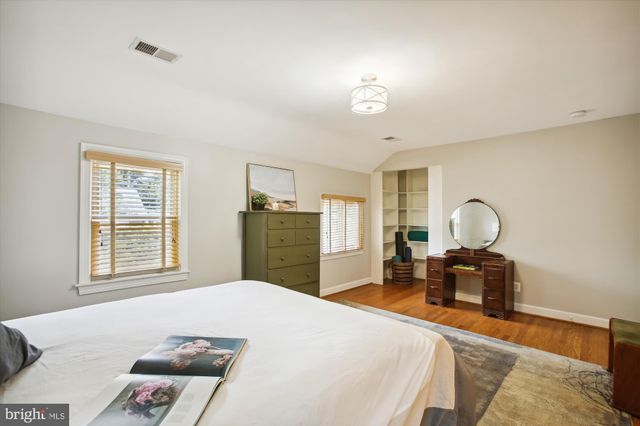 $1,052,000 | 1600 Oakcrest Drive, Alexandria, VA 22302