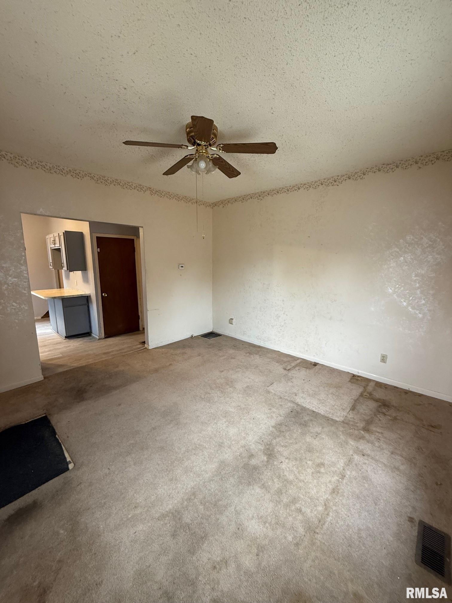 2171 South 14th Street Springfield, IL 62703 - Photo 3 of 17