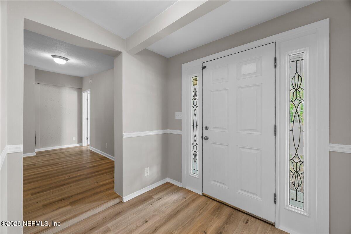 8712 Mathonia Avenue Jacksonville, FL 32211 - Photo 4 of 33 Foyer