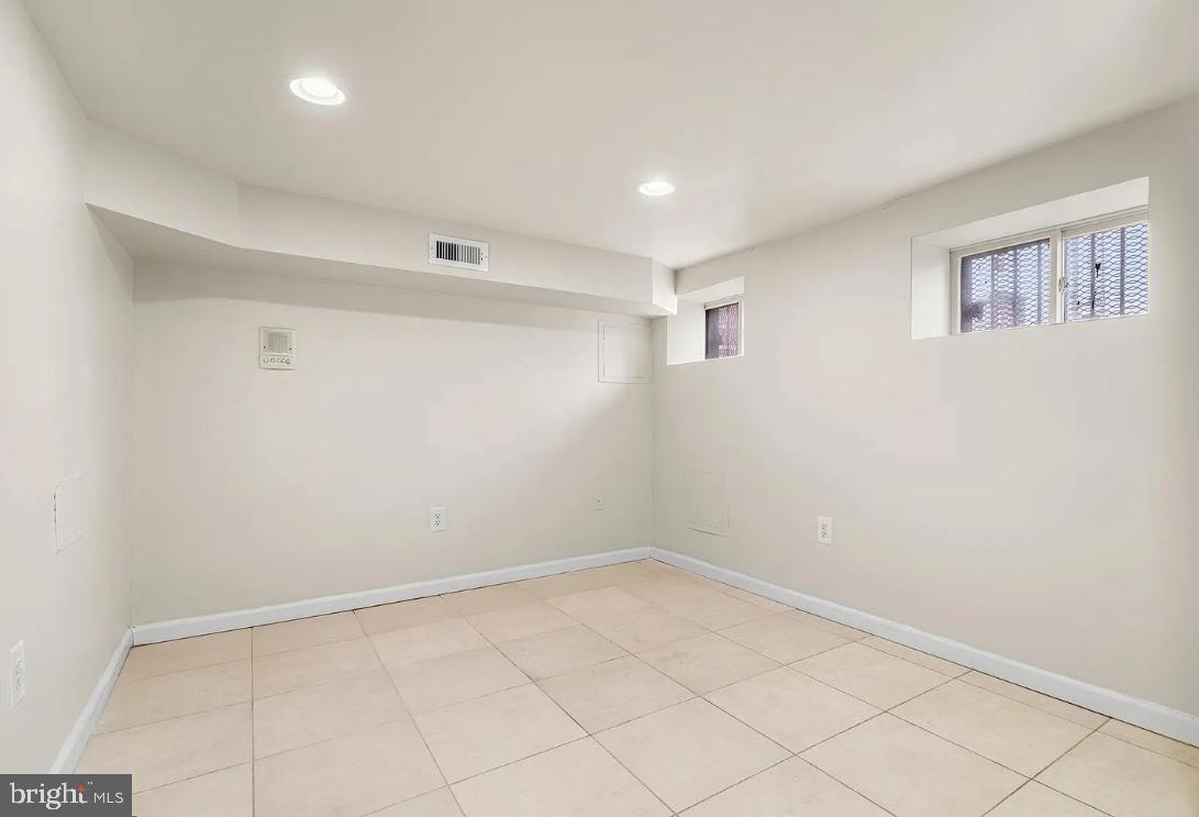 1401 Druid Hill Avenue, Unit A Baltimore, MD 21217 - Photo 17 of 17 a view of an empty room