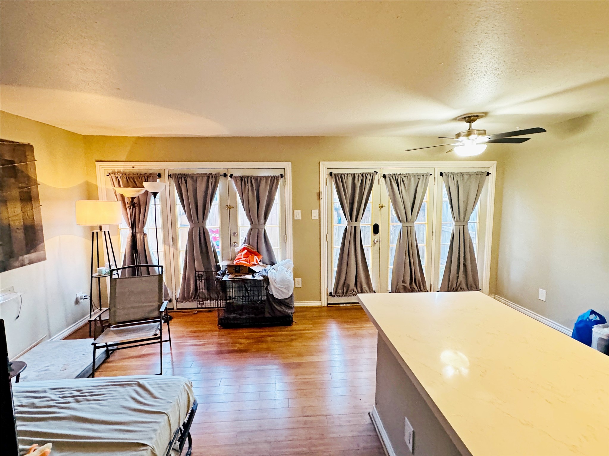 5800 Lumberdale Road, Unit 90 Houston, TX 77092 - Photo 26 of 39 The den, breakfast room and kitchen are open concept.