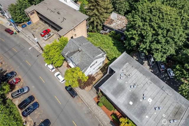 $1,250,000 | 4710 22nd Avenue Northeast, Seattle, WA 98105