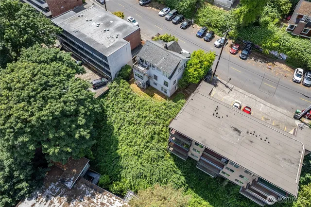 $1,250,000 | 4710 22nd Avenue Northeast, Seattle, WA 98105