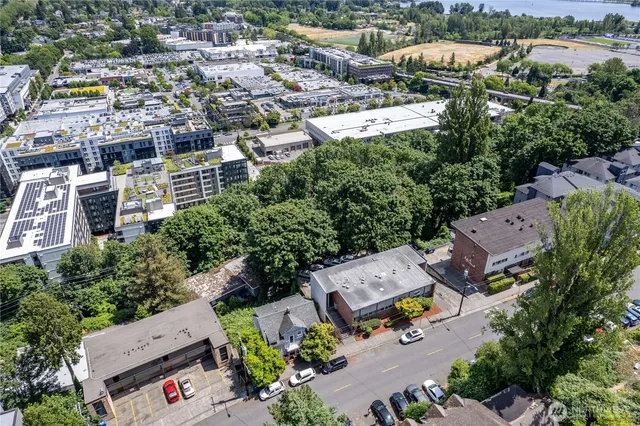 $1,250,000 | 4710 22nd Avenue Northeast, Seattle, WA 98105