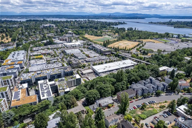 $1,250,000 | 4710 22nd Avenue Northeast, Seattle, WA 98105