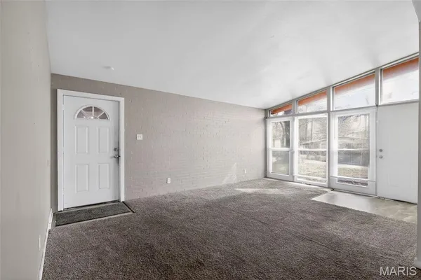 $99,900 | 8302 Woodhurst Drive, Berkeley, MO 63134