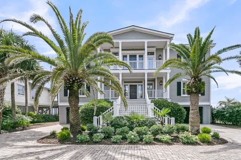 $6,500,000 | 210 Ocean Boulevard, Isle of Palms, SC 29451