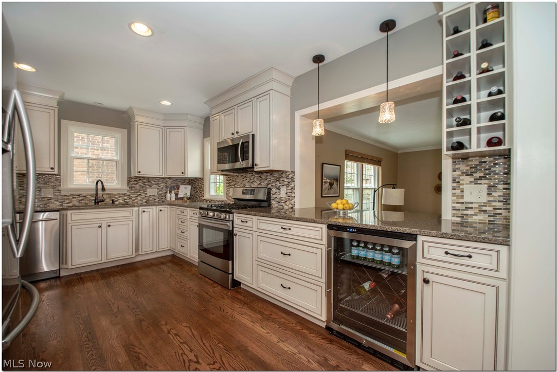 2456 Fenwick Road Cleveland, OH 44118 - Photo 15 of 30 Gallery Image 15