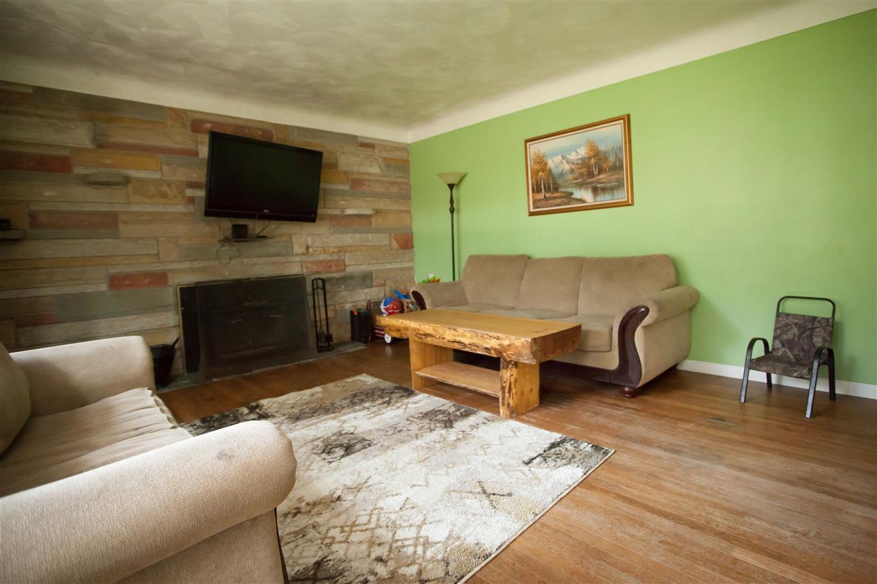 1741 South Morrice Road Owosso, MI 48867 - Photo 3 of 34 50024723-2.JPG