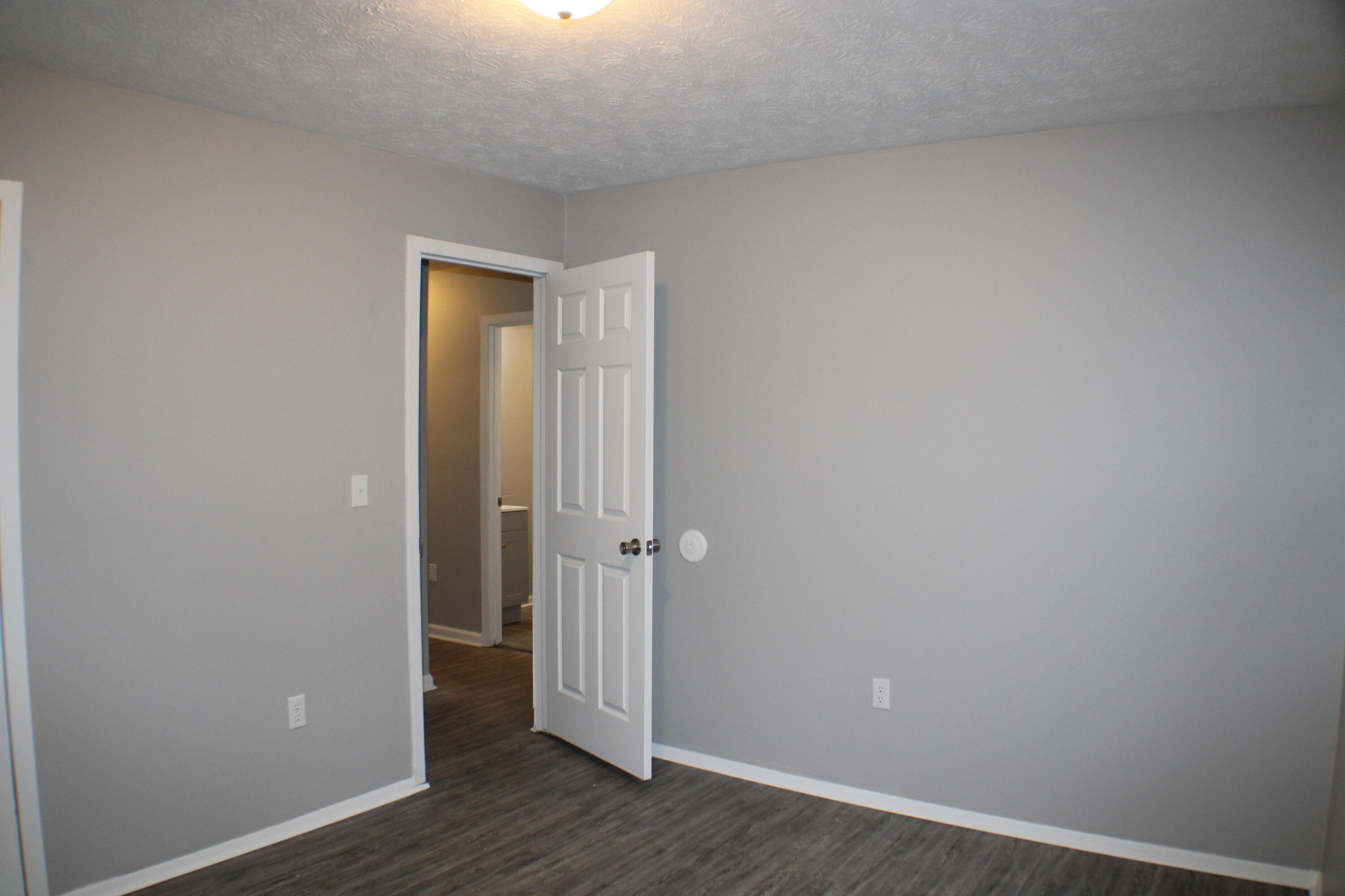 114 East Rochester Avenue Middlesboro, KY 40965 - Photo 5 of 14 IMG_2192