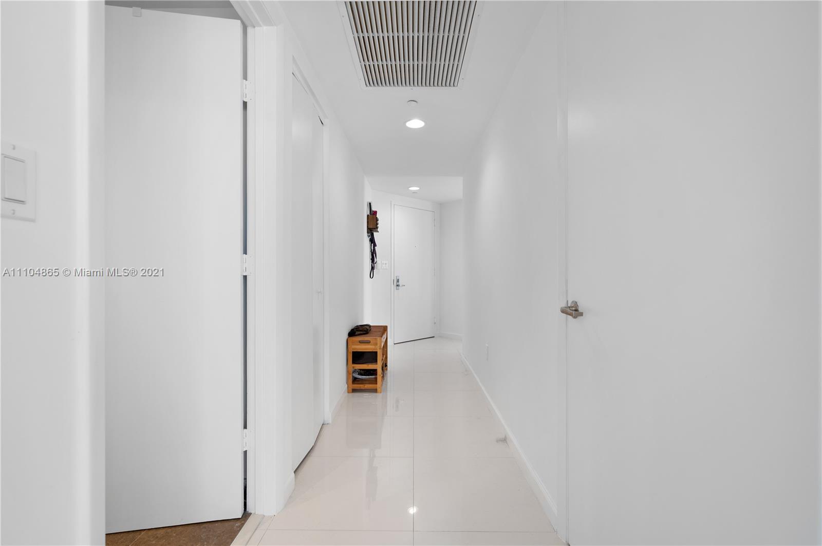 465 Brickell Avenue, Unit 2702 Miami, FL 33131 - Photo 27 of 37 a view of bathroom