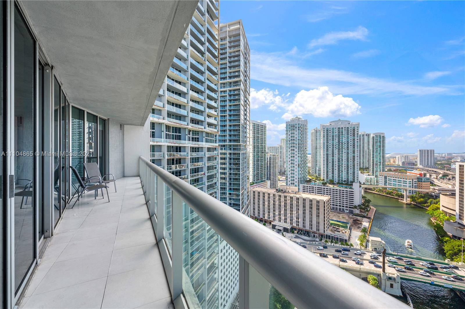465 Brickell Avenue, Unit 2702 Miami, FL 33131 - Photo 33 of 37 a view of balcony with city view