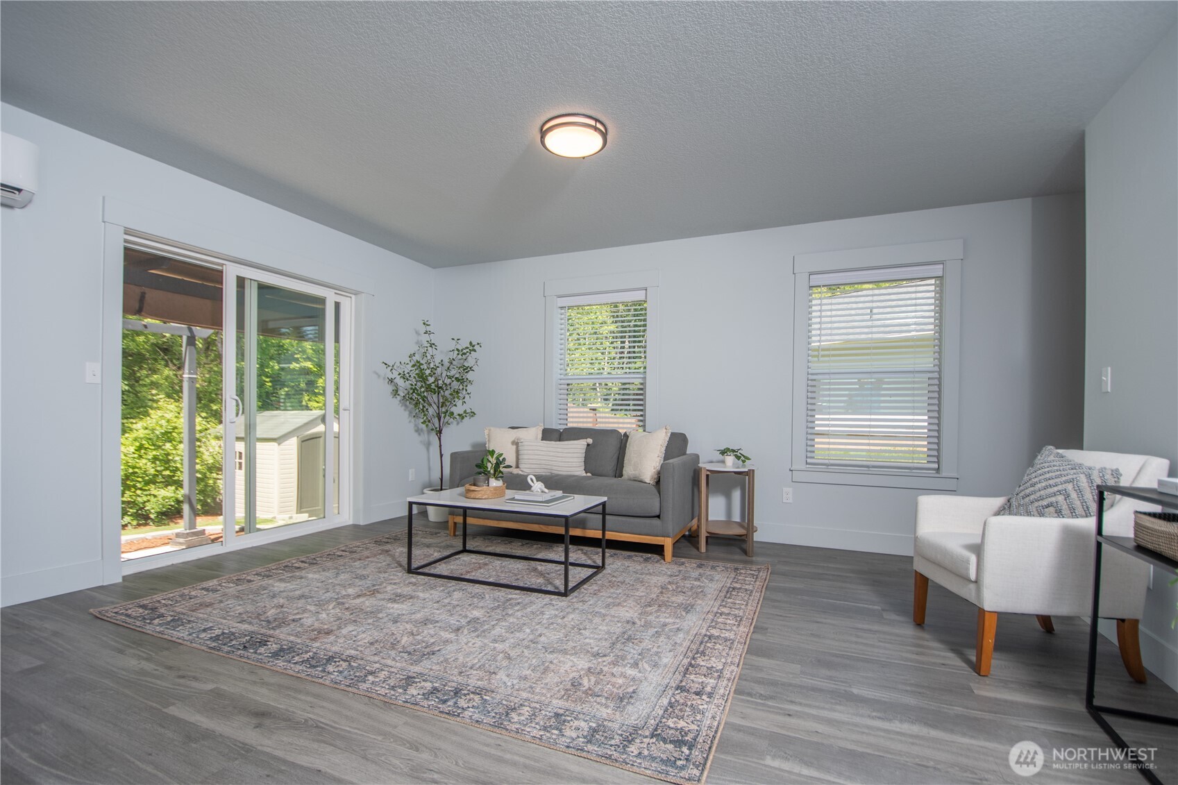 206 Oak Street Winlock, WA 98596 - Photo 3 of 21 a living room with furniture and a window