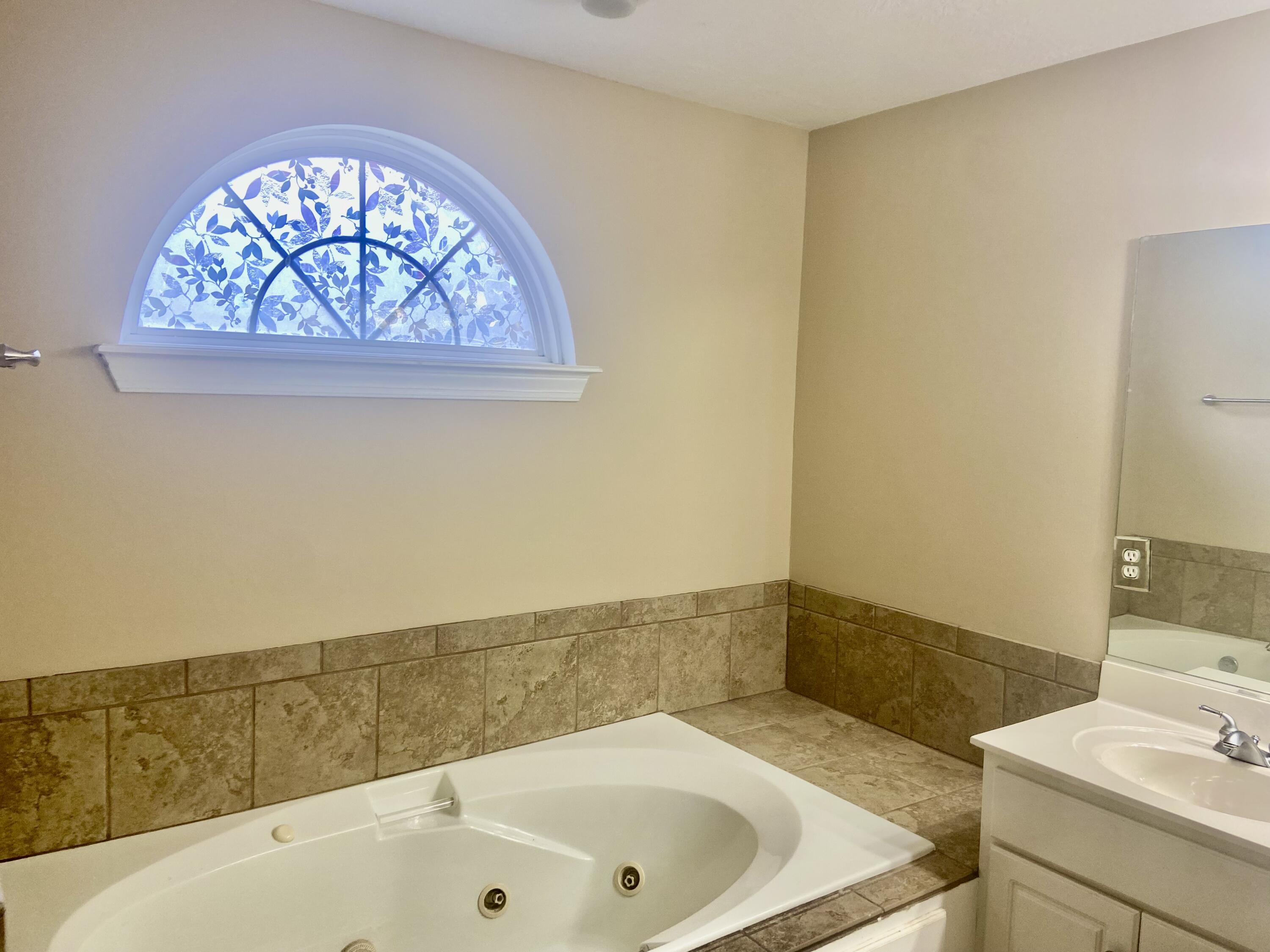 310 Barnsley Drive Evans, GA 30809 - Photo 25 of 53 master bath tub
