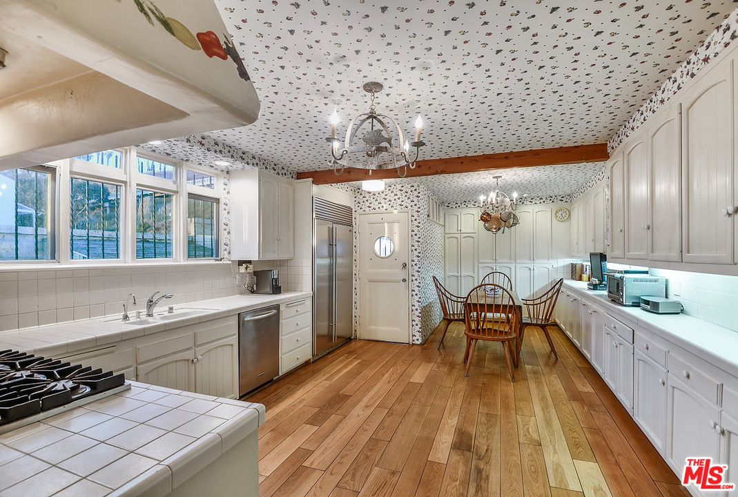 1038 Palisades Beach Road Santa Monica, CA 90403 - Photo 8 of 18 a very nice looking kitchen with a large window