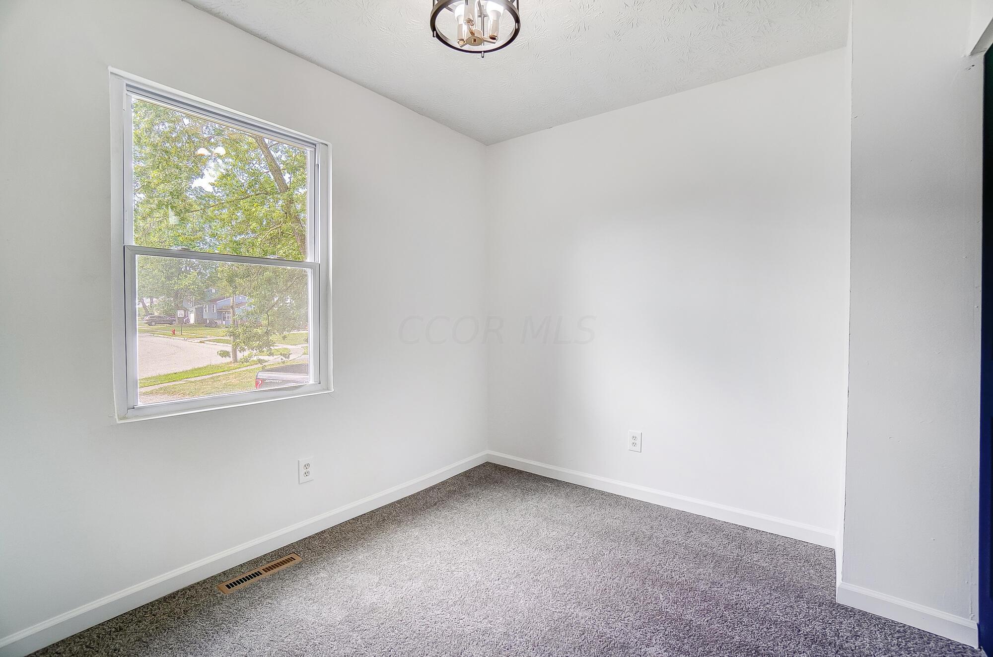 5430 Everson Road North Columbus, OH 43232 - Photo 15 of 25 016