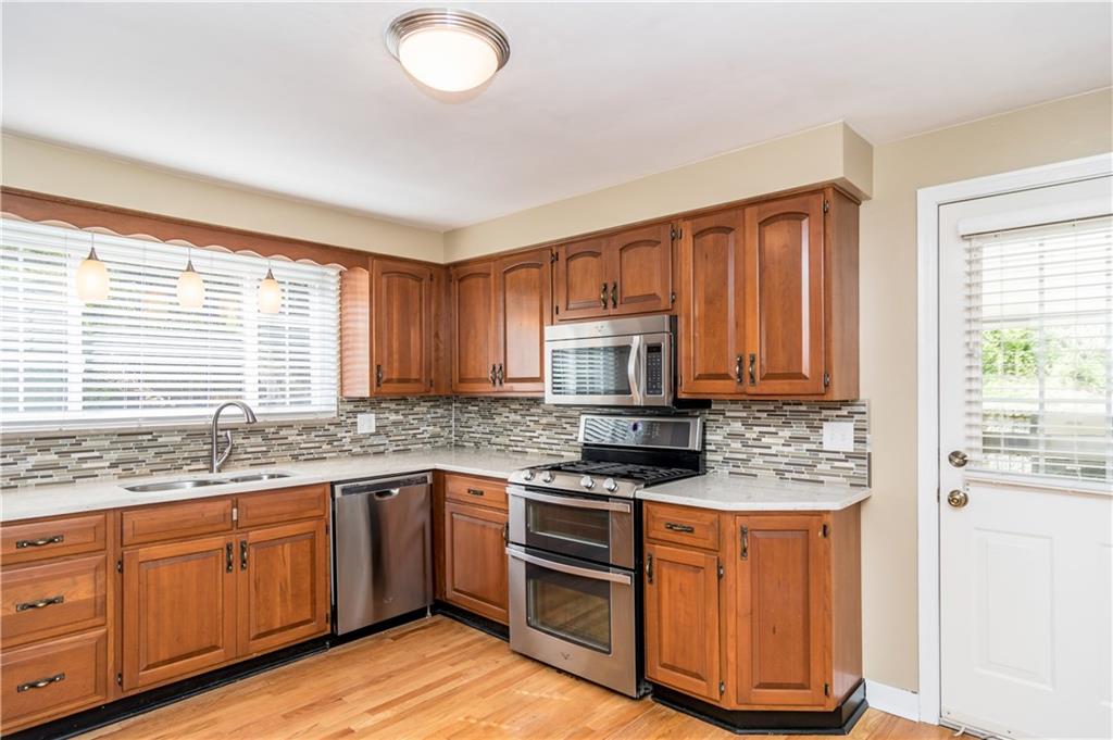 116 Braddock Road Pittsburgh, PA 15221 - Photo 6 of 25 Gallery Image 6