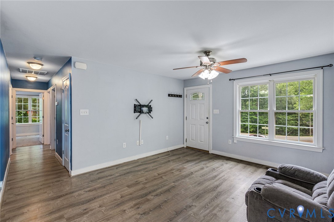 6338 Oak Drive Quinton, VA 23141 - Photo 2 of 25