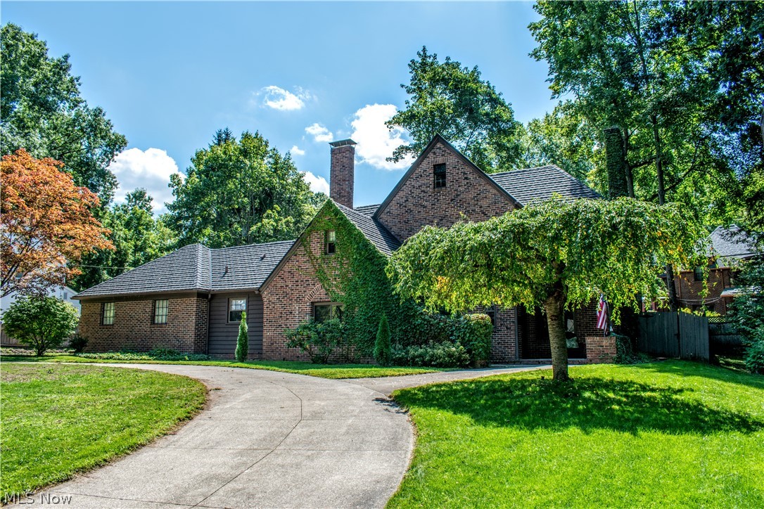 2064 Stabler Road Akron, OH 44313 - Photo 2 of 29